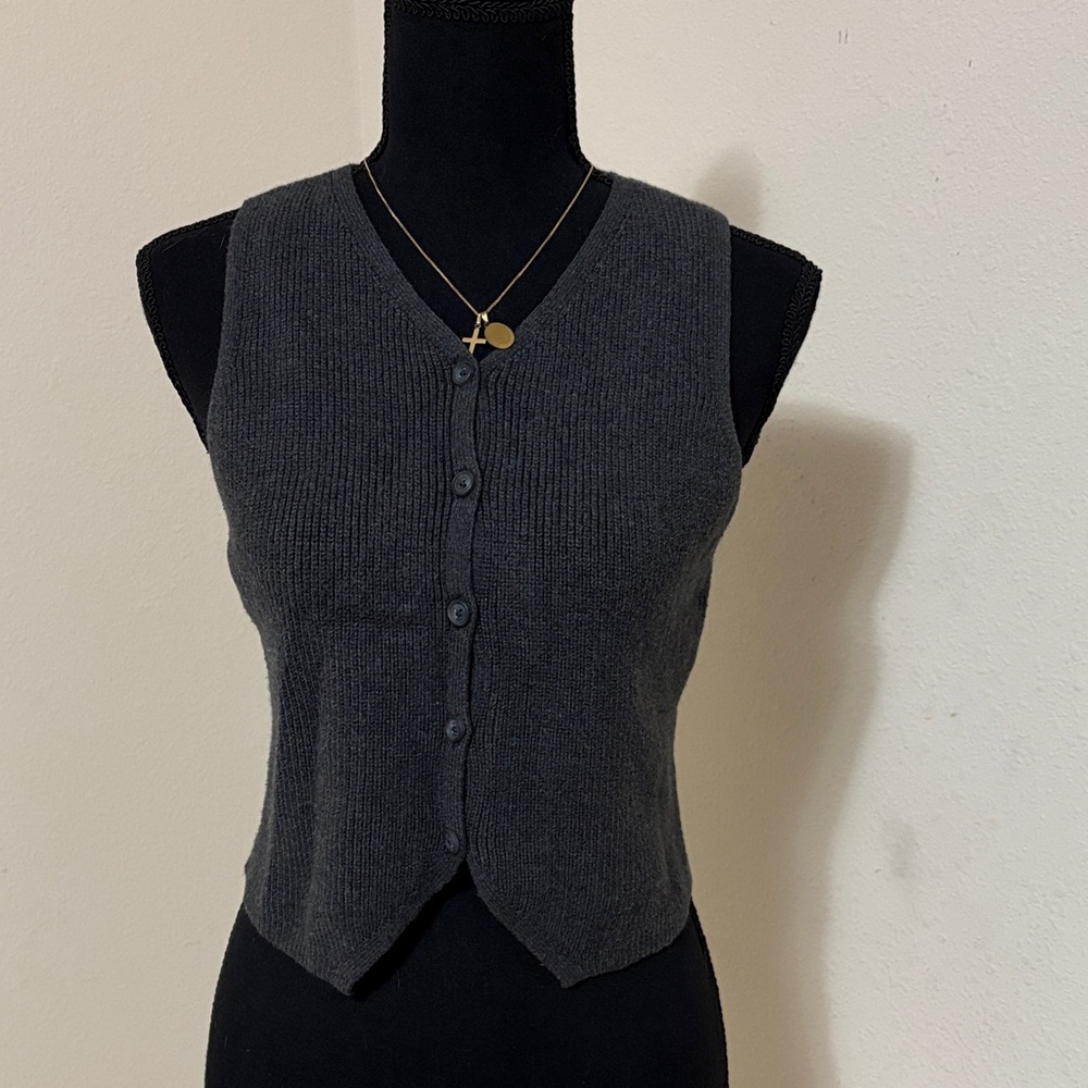 Universal Thread Charcoal Knit Vest